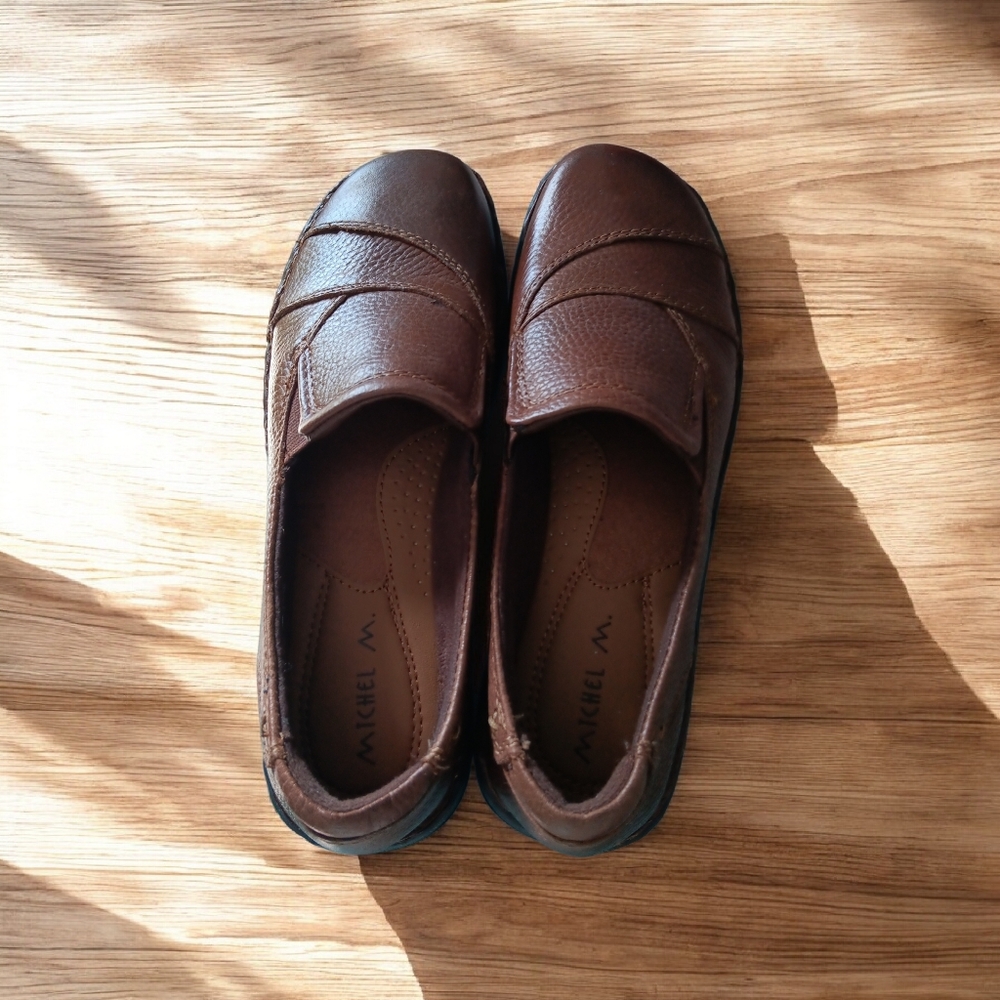 Women's Brown Leather Loafers - Picture 2 of 2